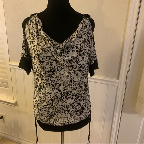 Isabella Rodriguez summer top blouse - Picture 1 of 6
